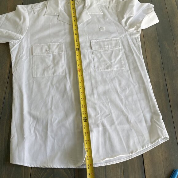 Disney Worldwide Services Cast Member White Button Short Sleeve Mens Large (N8) - Picture 9 of 9